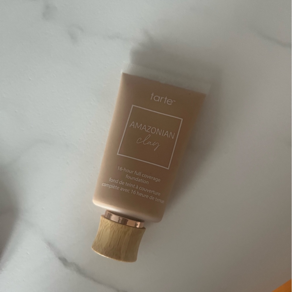 Never used Amazonian clay foundation 34b med beige